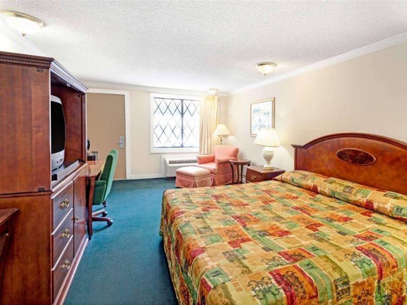 Knights Inn Austell Eksteriør billede